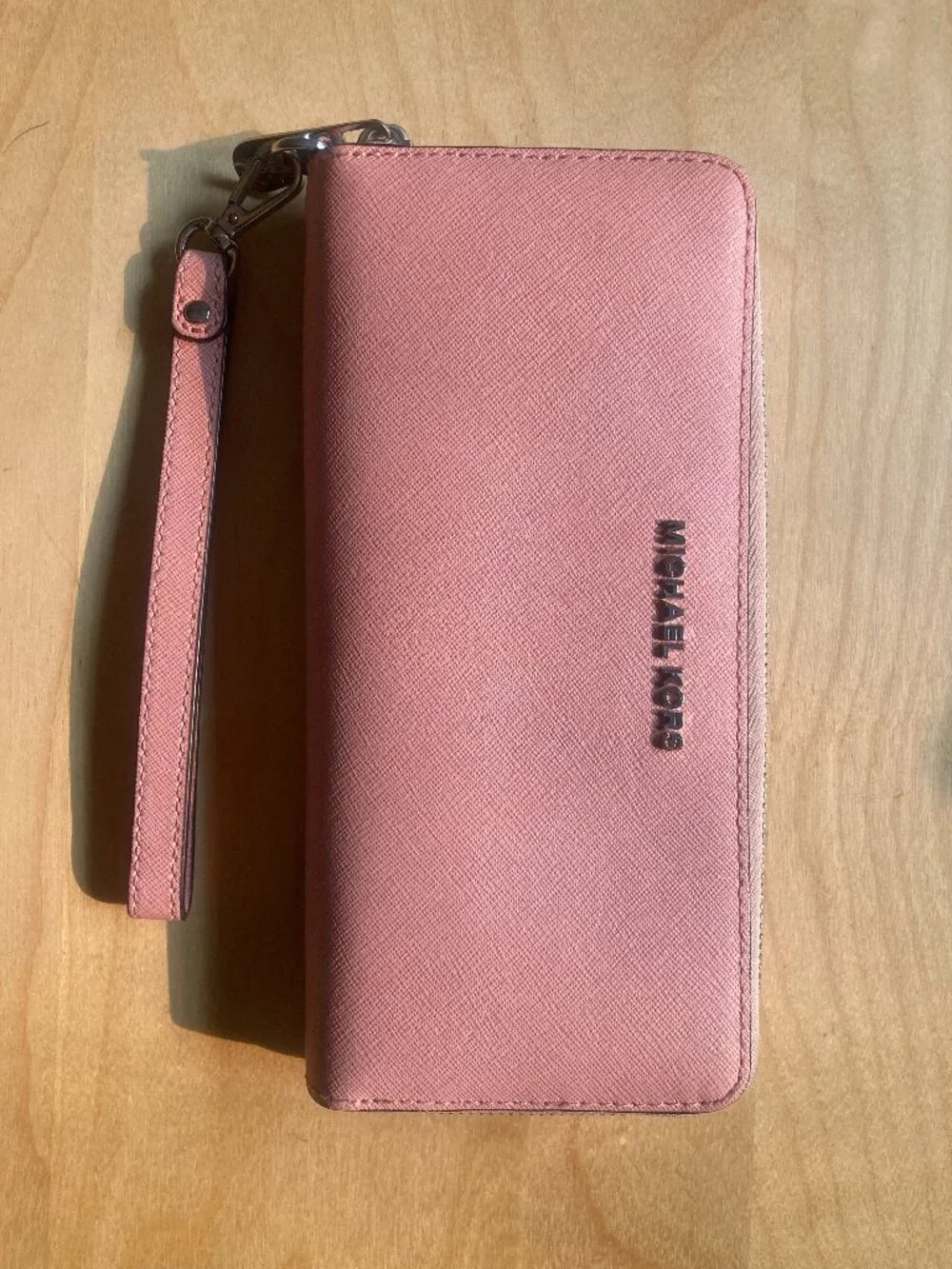 Michael Kors Large Woman Pink Wallet
